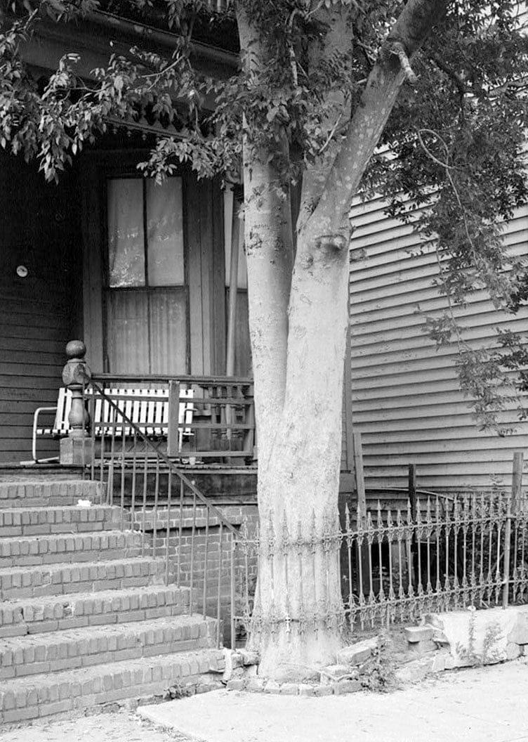 Historic Photo : Savannah Victorian Historic District, Bounded by Gwinnett, East Broad, West Broad Street & Anderson Lane, Savannah, Chatham County, GA 153 Photograph