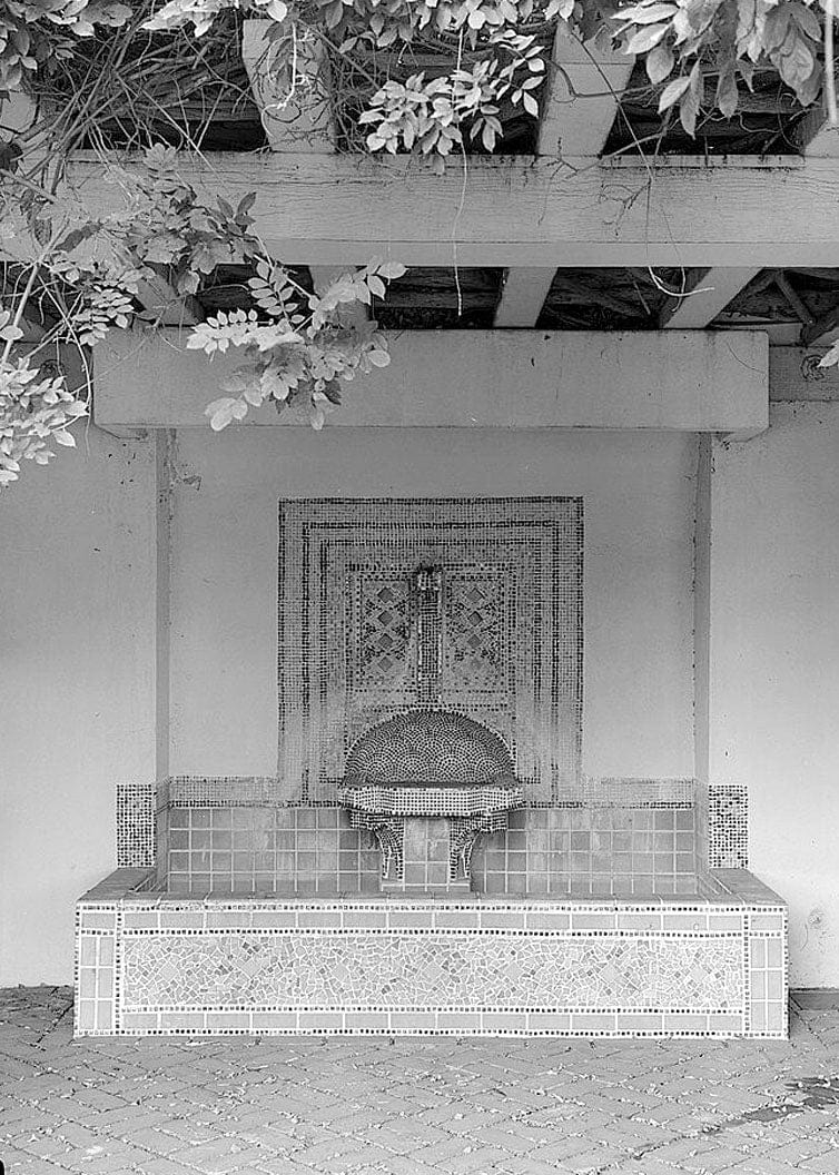 Historic Photo : Walter Luther Dodge House, 950 North Kings Road, West Hollywood District, Los Angeles, Los Angeles County, CA 18 Photograph