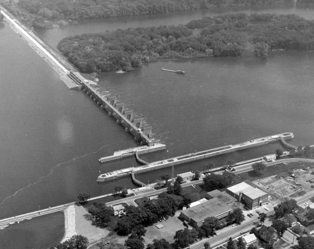 Historic Photo : Upper Mississippi River 9-Foot Channel, Lock & Dam No. 10, Guttenberg, Clayton County, IA 36 Photograph
