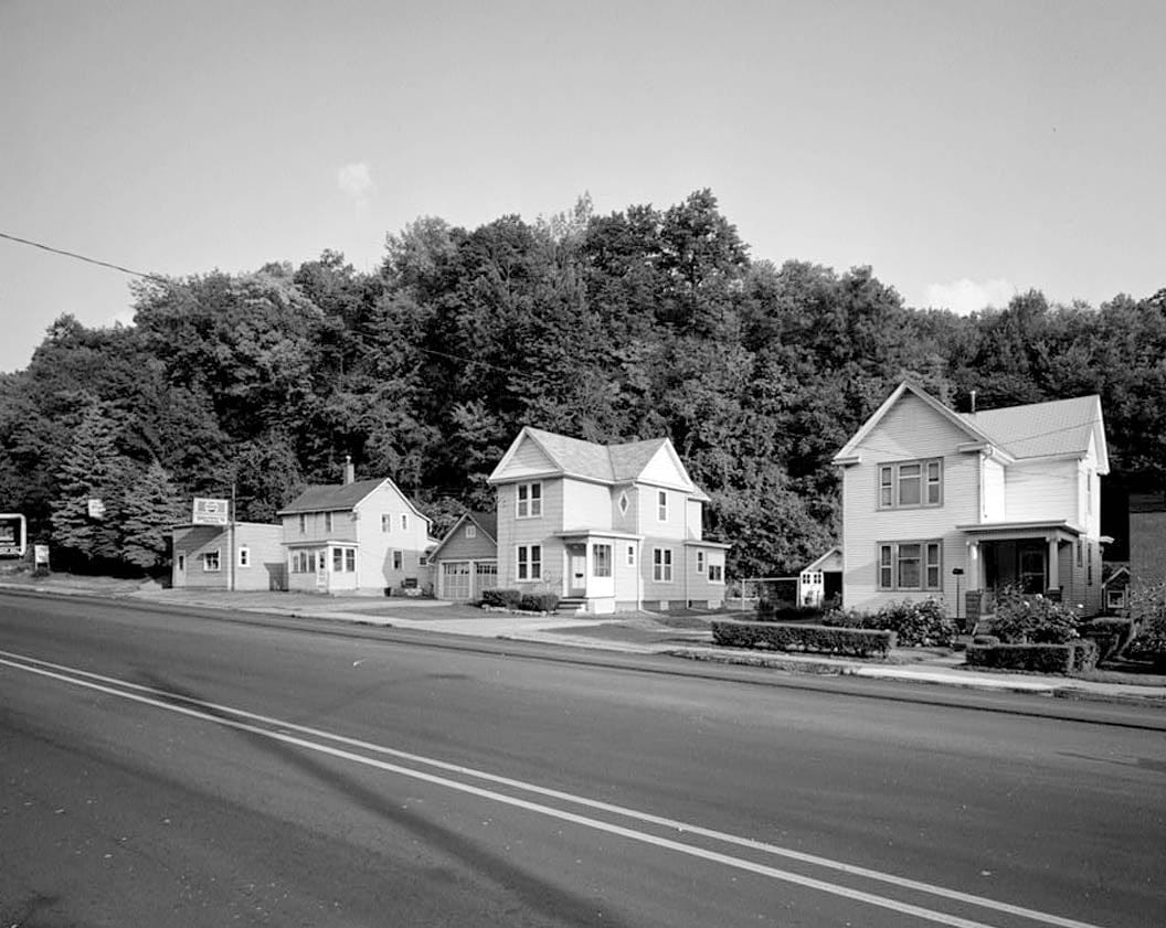 Historic Photo : Workingmen's Houses, Locust, South Locust & Dodge Streets & Southern Avenue, Dubuque, Dubuque County, IA 17 Photograph