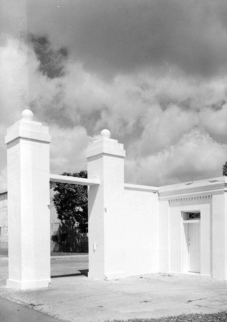 Historic Photo : U.S. Naval Air Station, Navy Yard Gate, South Avenue near intersection with West Avenue, Pensacola, Escambia County, FL 2 Photograph