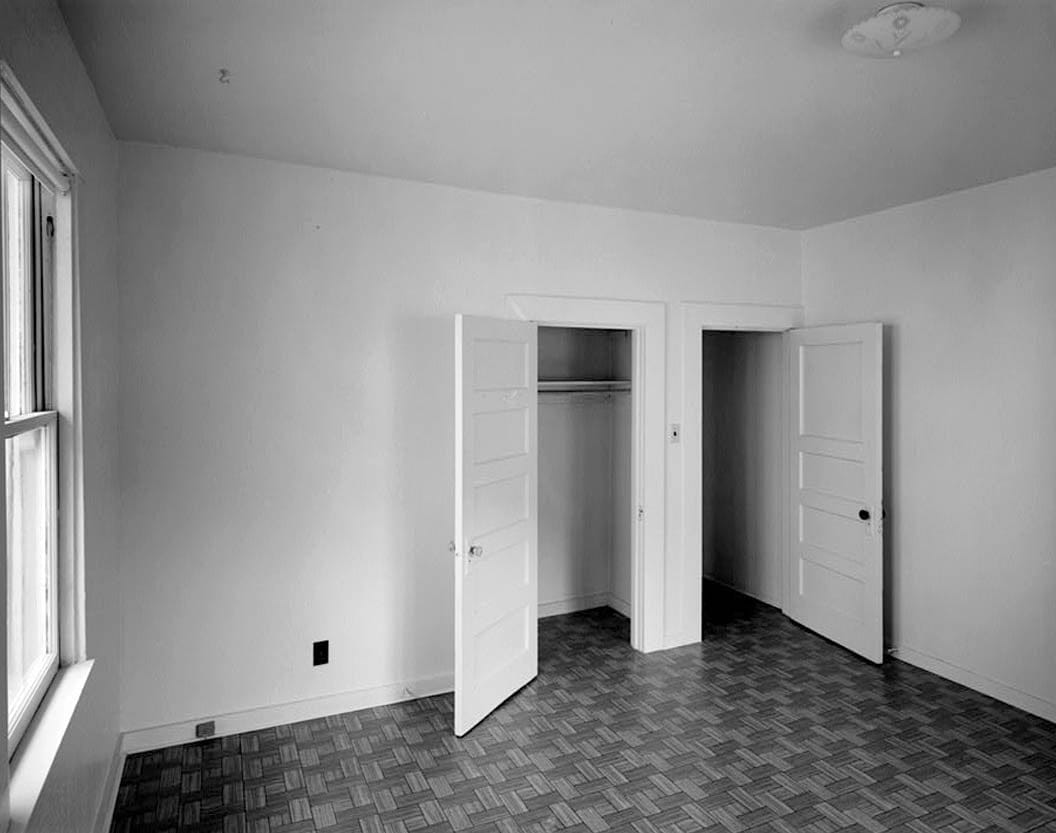 Historic Photo : Winehaven, Elongated Three-Bedroom-Plan Residence, Point Molate Naval Fuel Depot, Richmond, Contra Costa County, CA 2 Photograph