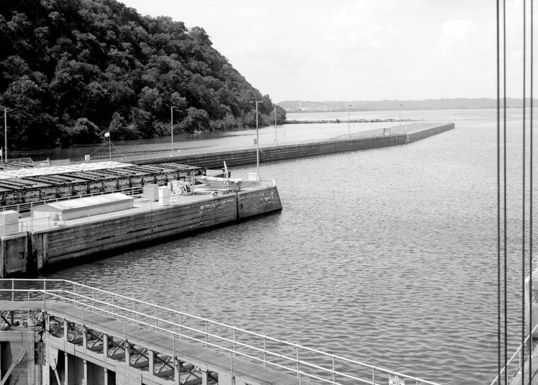 Historic Photo : Mississippi River 9-Foot Channel Project, Lock & Dam No. 11, Upper Mississippi River, Dubuque, Dubuque County, IA 36 Photograph