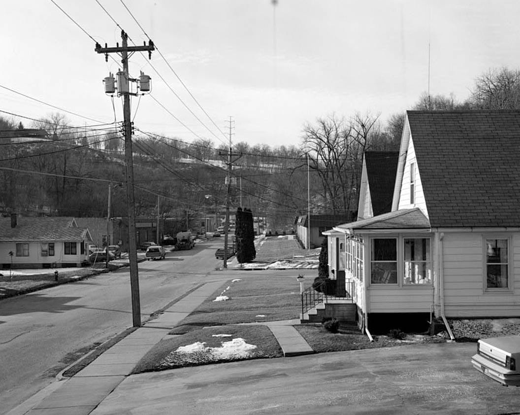 Historic Photo : Workingmen's Houses, Locust, South Locust & Dodge Streets & Southern Avenue, Dubuque, Dubuque County, IA 20 Photograph