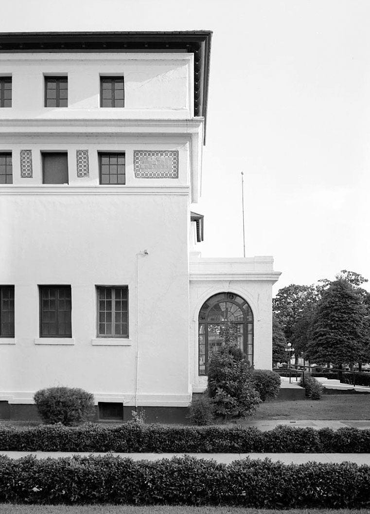 Historic Photo : Bathhouse Row, Maurice Bathhouse, Central Avenue, Hot Springs, Garland County, AR 23 Photograph
