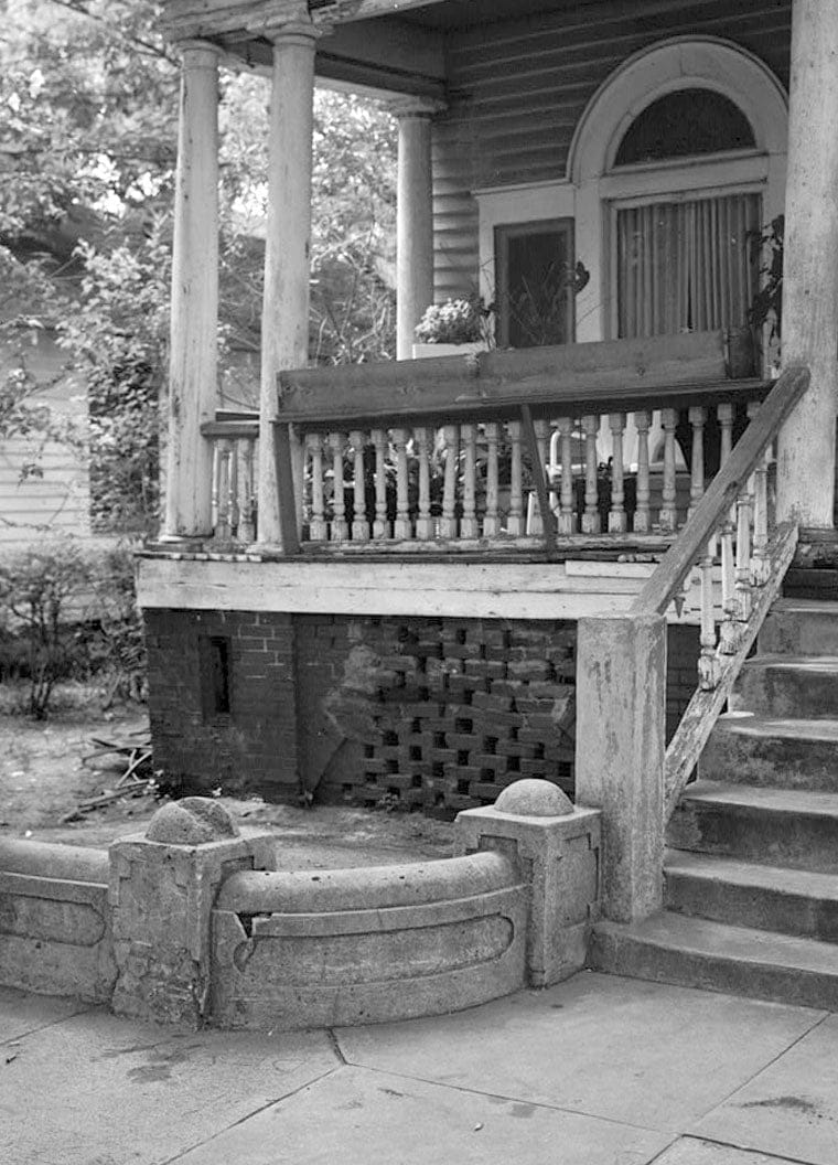 Historic Photo : Savannah Victorian Historic District, Bounded by Gwinnett, East Broad, West Broad Street & Anderson Lane, Savannah, Chatham County, GA 157 Photograph