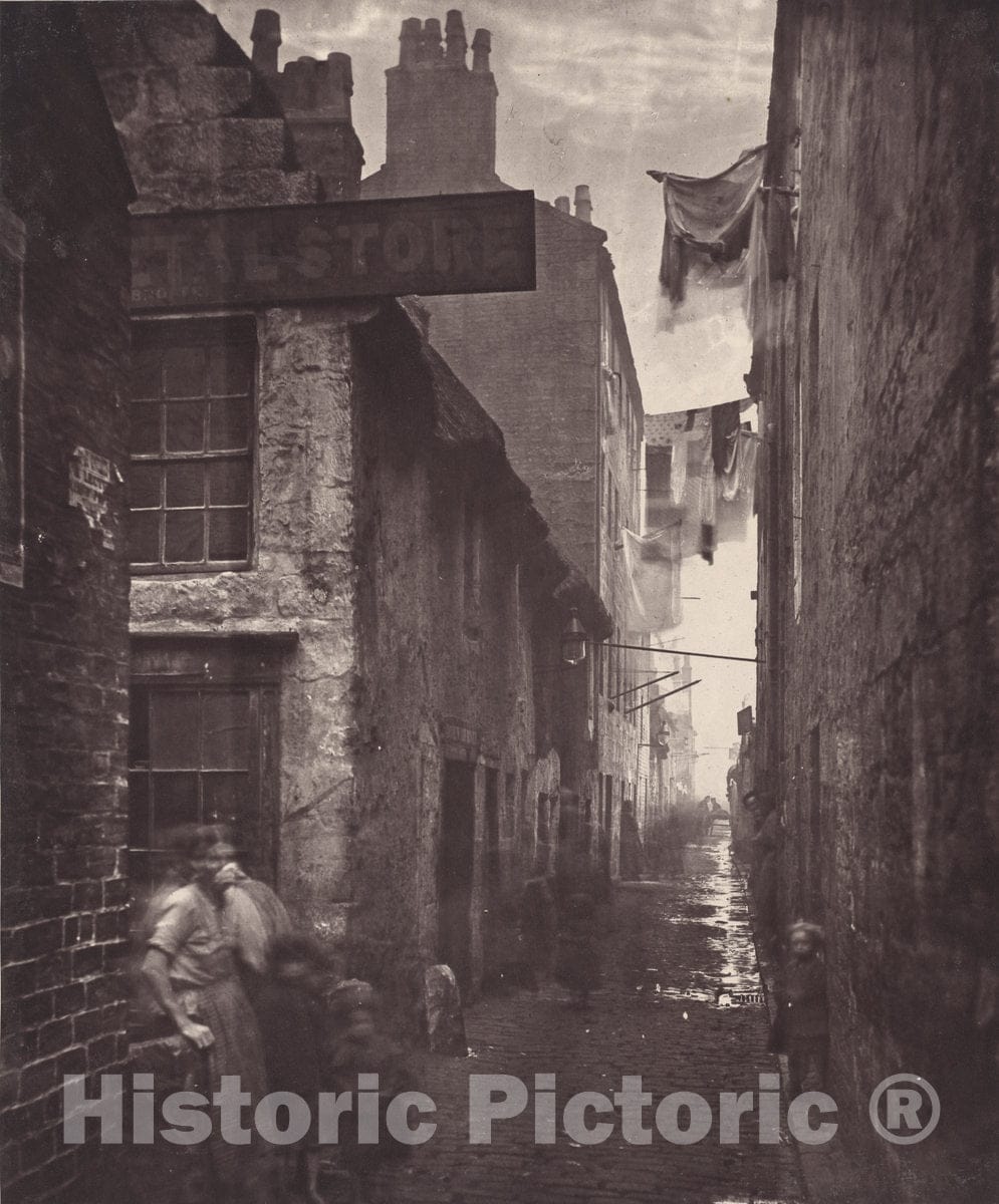 Art Print : Thomas Annan, Old Vennel, Off High Street, 1868-1871 - Vintage Wall Art