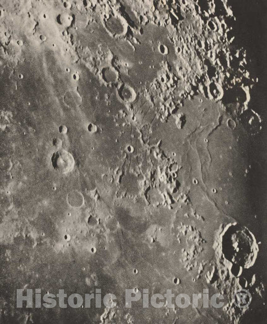Art Print : Loewy et Puiseux, Photographie Lunaire Capuanus - Bouillaud - Gassendi, 1896 - Vintage Wall Art