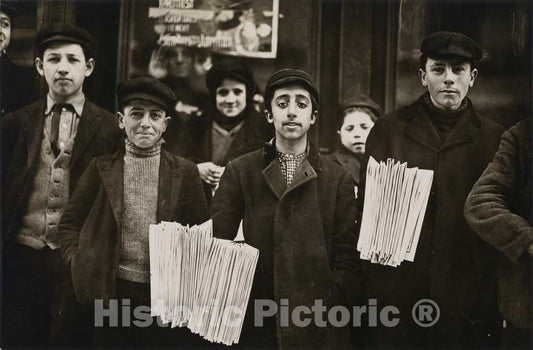Art Print : Lewis Hine, Hartford Newsboys, 1909 - Vintage Wall Art