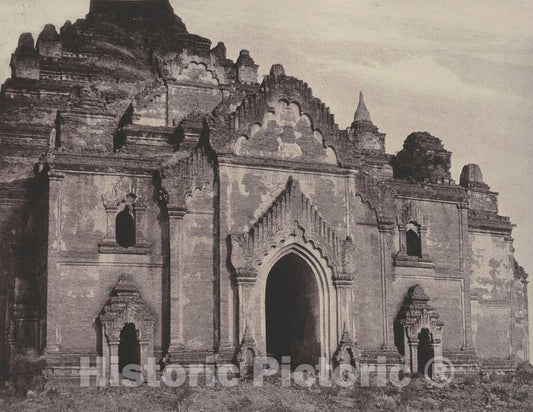 Art Print : Linnaeus Tripe, Pugahm Myo: East Facade of Damayangyee Pagoda, August 20-24, 1855 - Vintage Wall Art