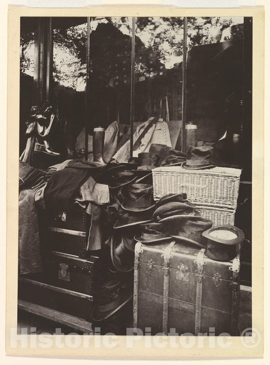 Photo Print : Eugène Atget - Boutique, Marché aux Halles, Paris : Vintage Wall Art