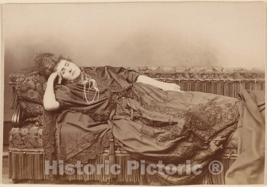Photo Print : Pierre-Louis Pierson - Coin Noir de la Colonne : Vintage Wall Art
