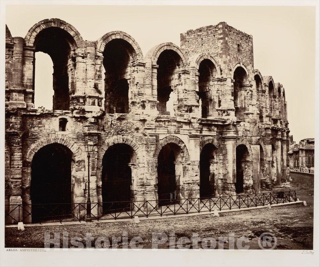 Photo Print : Édouard Baldus - Arles, Amphithéâtre 2 : Vintage Wall Art