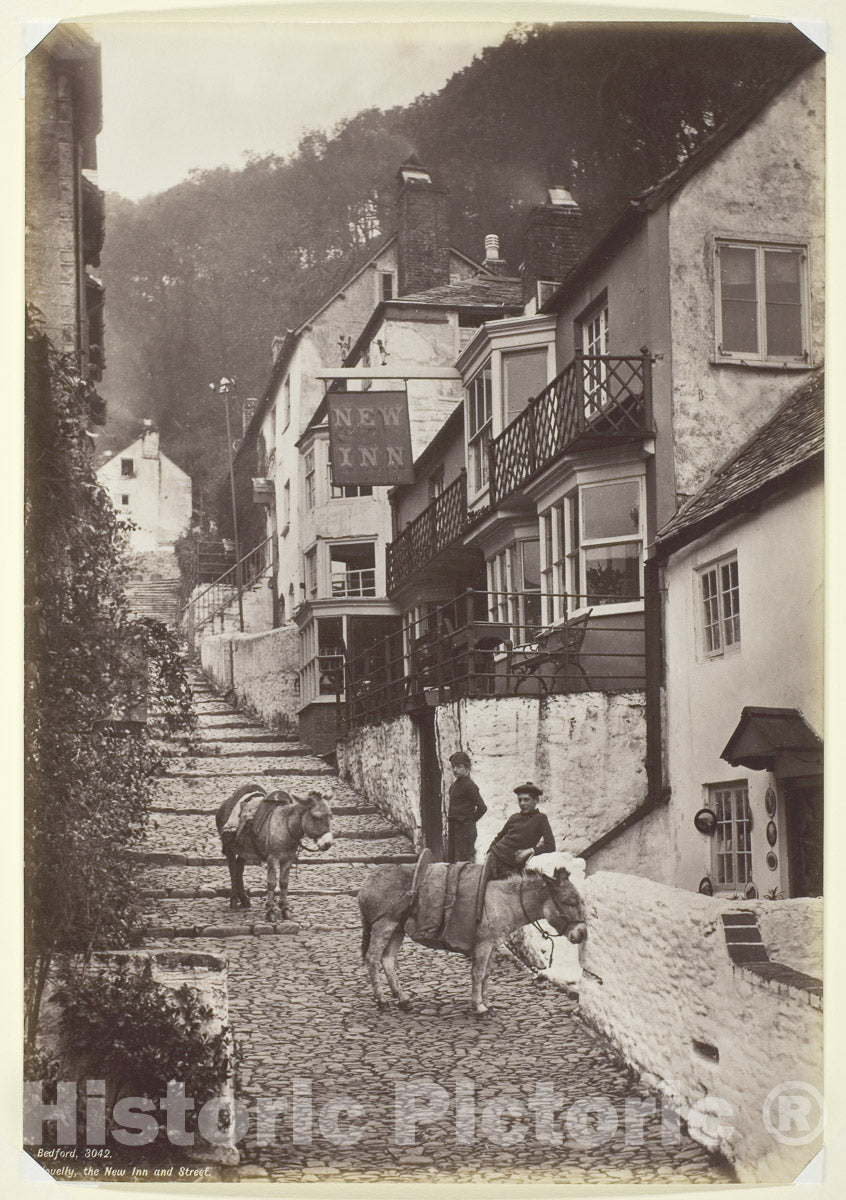 Art Photo : Clovelly, the New Inn and Street, Francis Bedford, c.1877, Vintage Wall Decor :