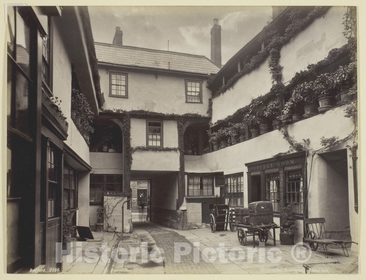 Art Photo : Gloucester, Courtyard of New Inn, Francis Bedford, c 1855, Vintage Wall Decor :