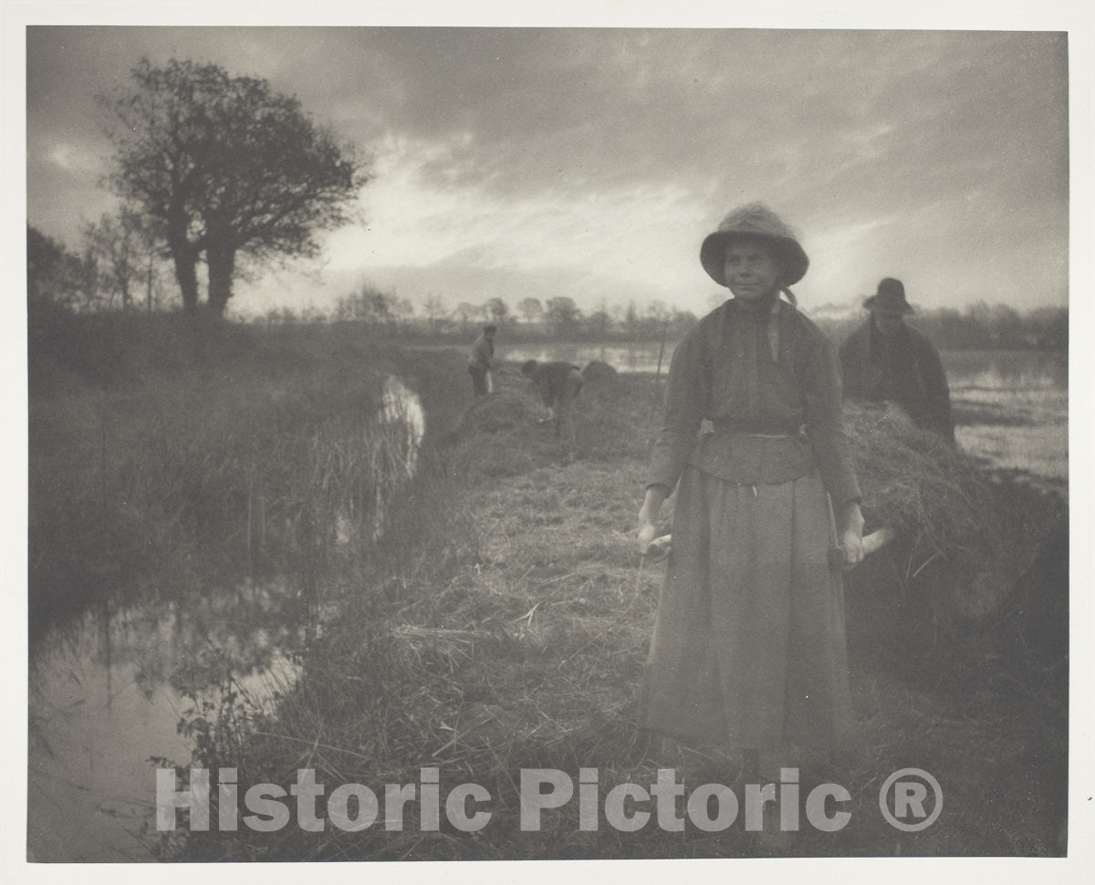 Art Photo : Poling the Marsh Hay, Peter Henry Emerson, c 1886, Vintage Wall Decor :