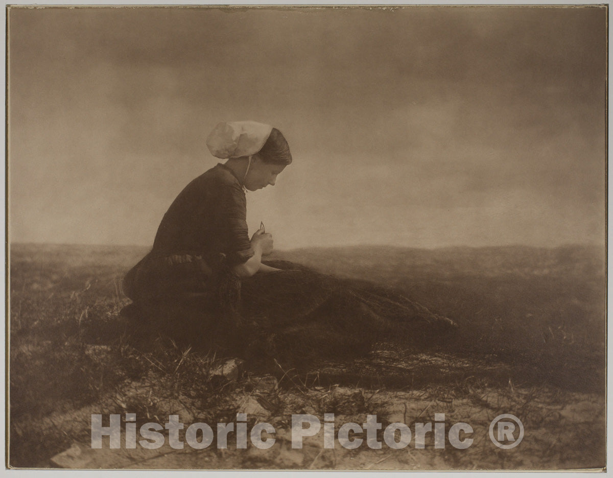 Art Photo : The Net Mender, Alfred Stieglitz, c 1894, Vintage Wall Decor :