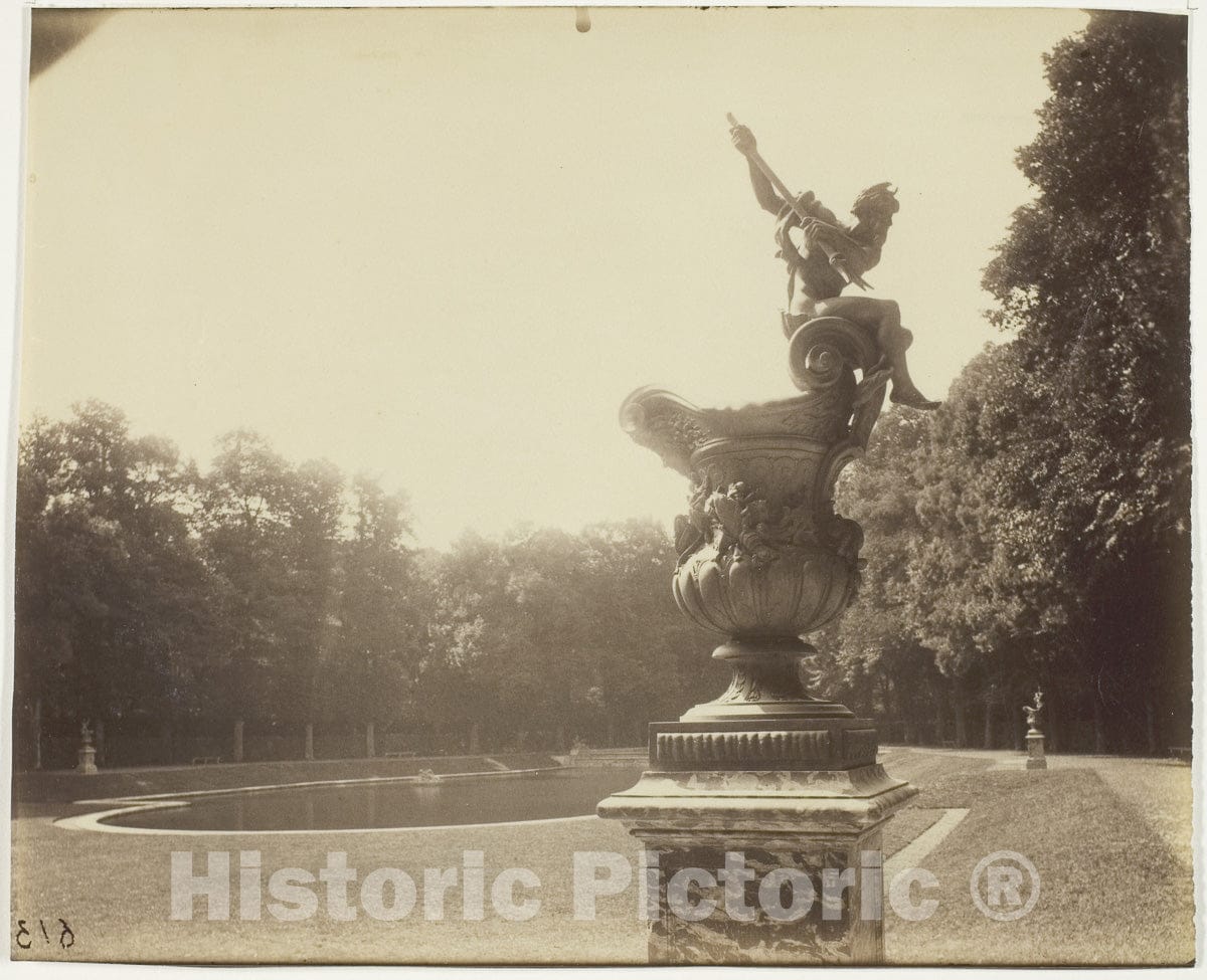 Art Photo : Versailles, Grand Trianon (Vase par Le Lorrain), Jean-EugÃ¨ne-Auguste Atget, c 1902, Vintage Wall Decor :