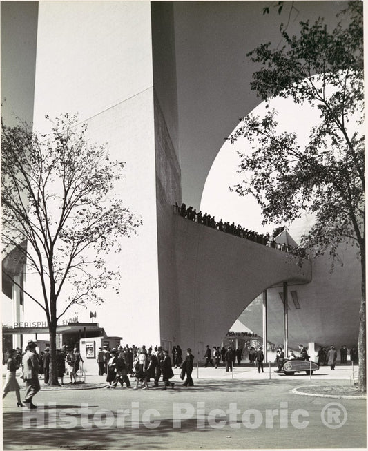 Photo Print : Samuel H. Gottscho - 1939 New York World's Fair, Entrance to Perisphere : Vintage Wall Art