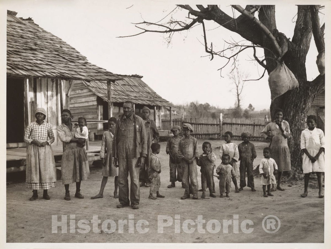 Photo Print : Arthur Rothstein - African-American Family at Gee's Bend, Alabama : Vintage Wall Art