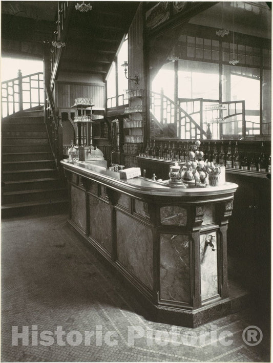 Photo Print : Eugène Atget - Bar de Cabaret : Vintage Wall Art