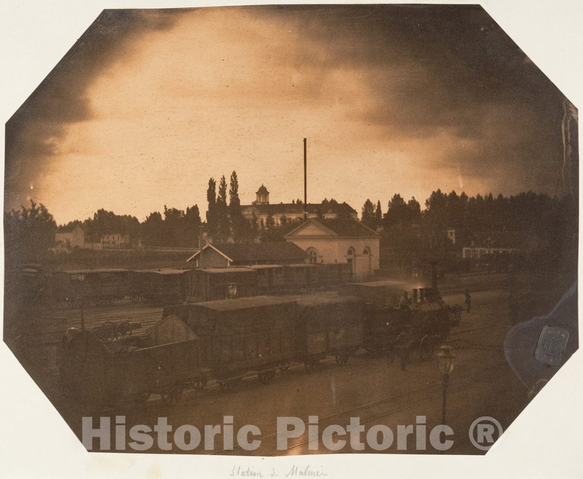 Photo Print : Station de Malines, Epreuve instantanee au passage d'un train au soleil couchant - Artist: Louis-Pierre-Theophile Dubois de Nehaut - 1854–56 : Vintage Wall Art