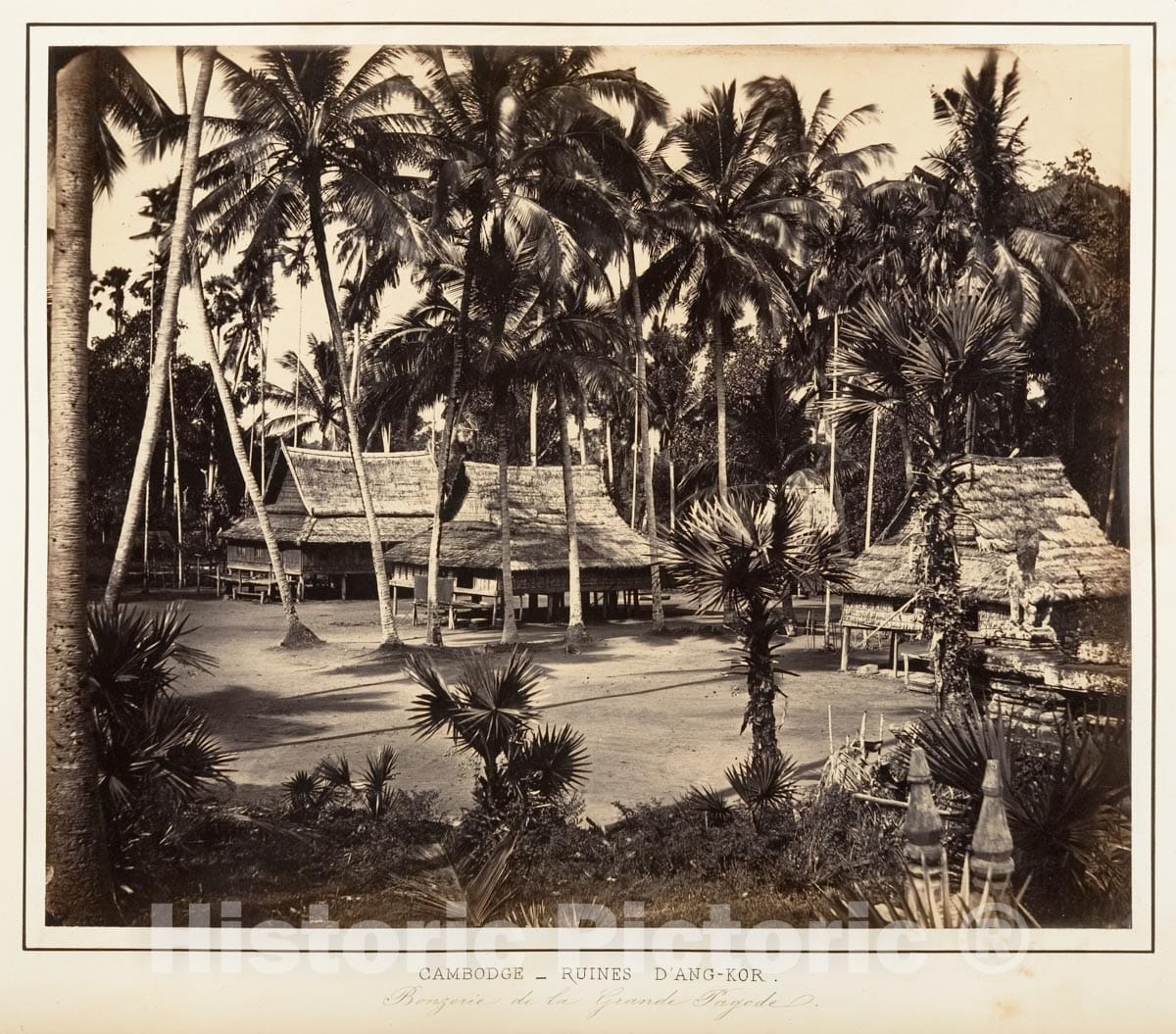 Photo Print : Emile Gsell - Bonzerie de la Grande Pagode : Vintage Wall Art