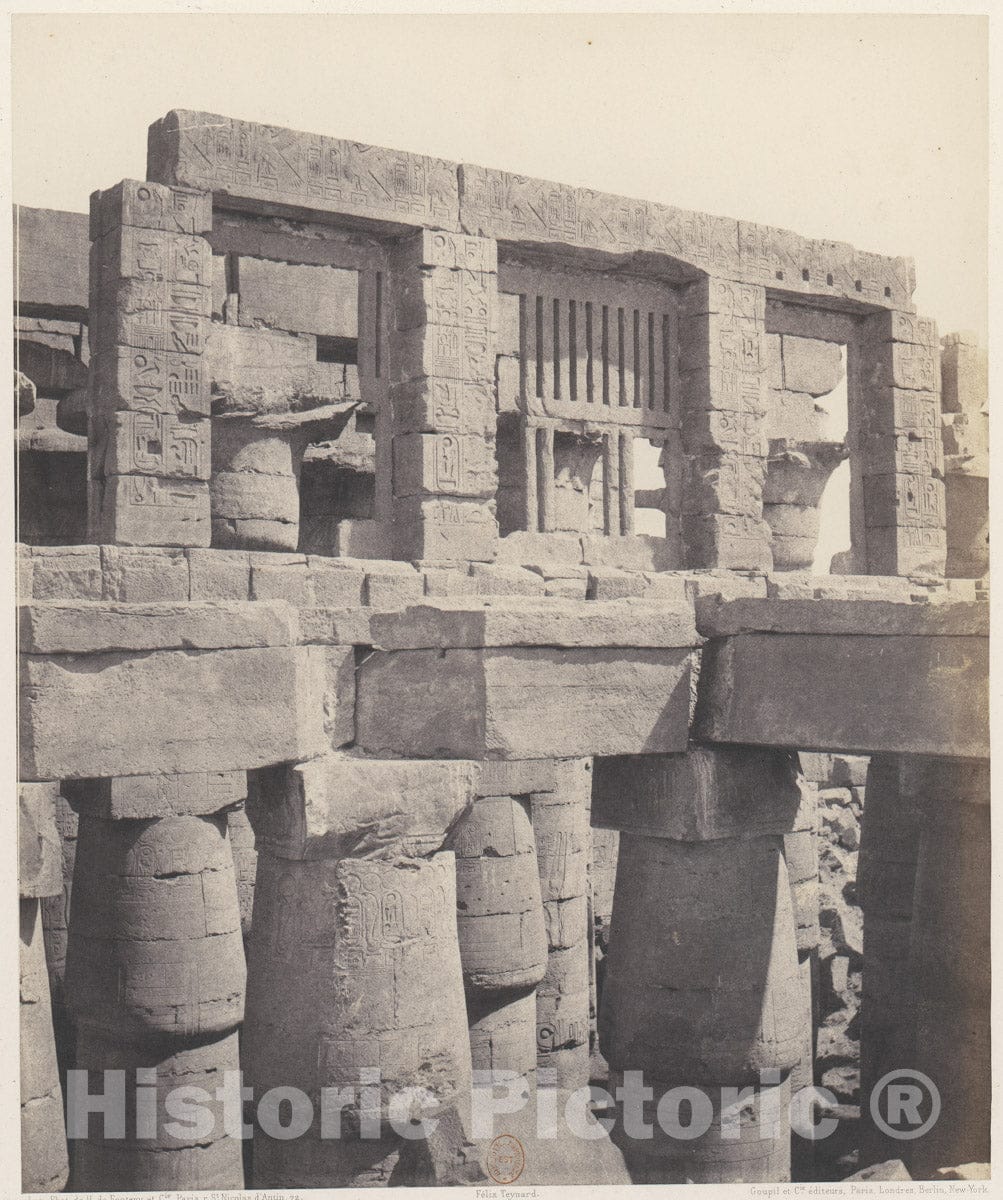 Photo Print : Félix Teynard - Karnak (Thèbes), Palais - Salle Hypostyle - Fenêtre et Chapiteaux des Galeries Latérales : Vintage Wall Art