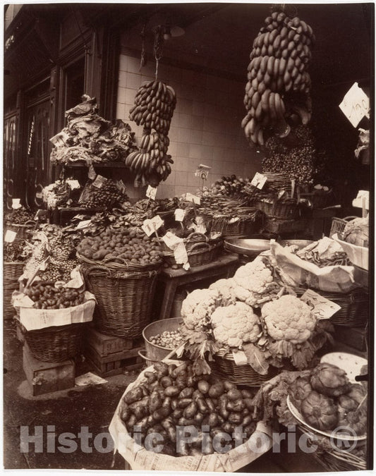 Photo Print : Eugène Atget - Boutique de Fruits et légumes, Rue Mouffetard : Vintage Wall Art