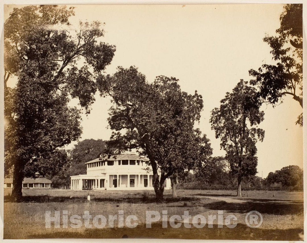 Photo Print : Bungalow in Umballa 2 : Vintage Wall Art