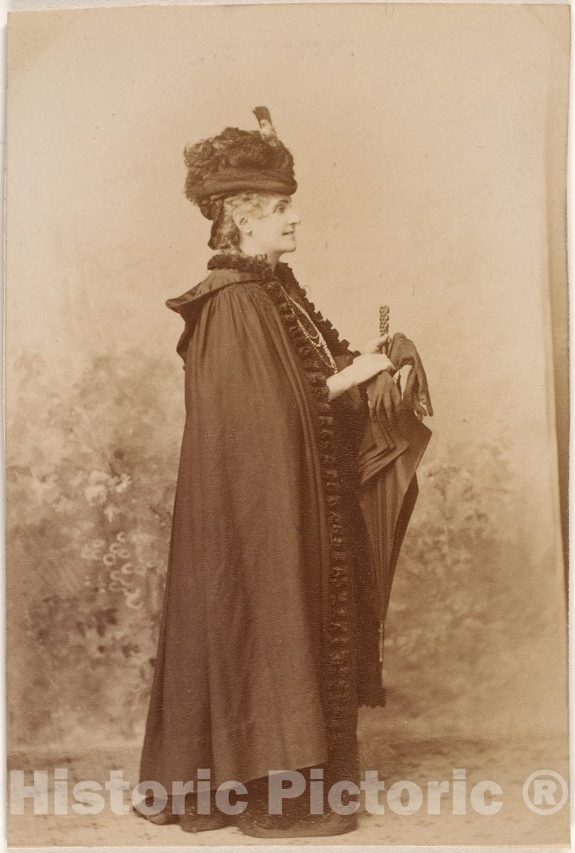 Photo Print : Pierre-Louis Pierson - Arrivo : Vintage Wall Art