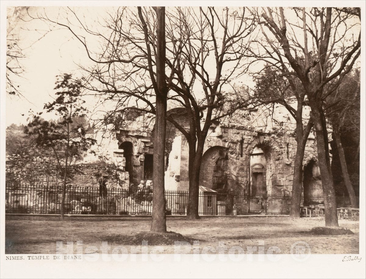Photo Print : Édouard Baldus - Nîmes, Temple de Diane : Vintage Wall Art