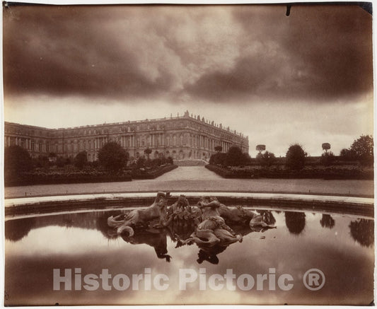 Photo Print : Eugène Atget - Le Château, fin Octobre, le soir, Effet d'orage, vue Prise du Parterre du Nord : Vintage Wall Art