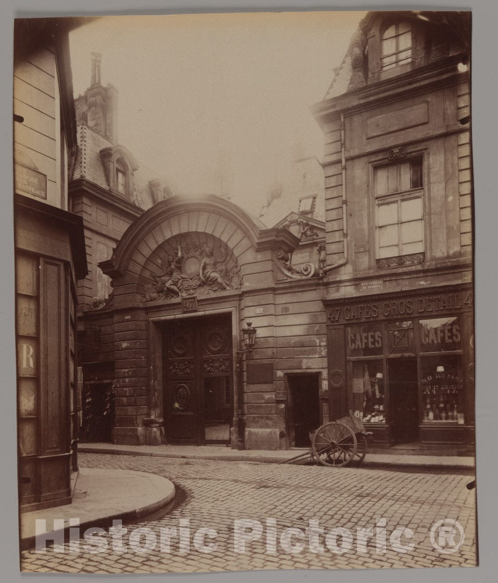 Photo Print : Eugène Atget - Hôtel des Ambassadeurs de Hollande, 47 rue Vieille du Temple : Vintage Wall Art