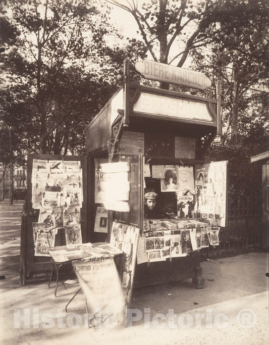 Photo Print : Eugène Atget - Boutique Journaux, Rue de Sèvres, Paris : Vintage Wall Art
