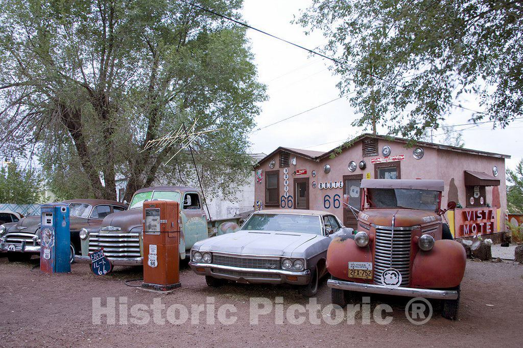 Seligman, AZ Photo - Snow Cap burger cafe, Route 66, Seligman, Arizona