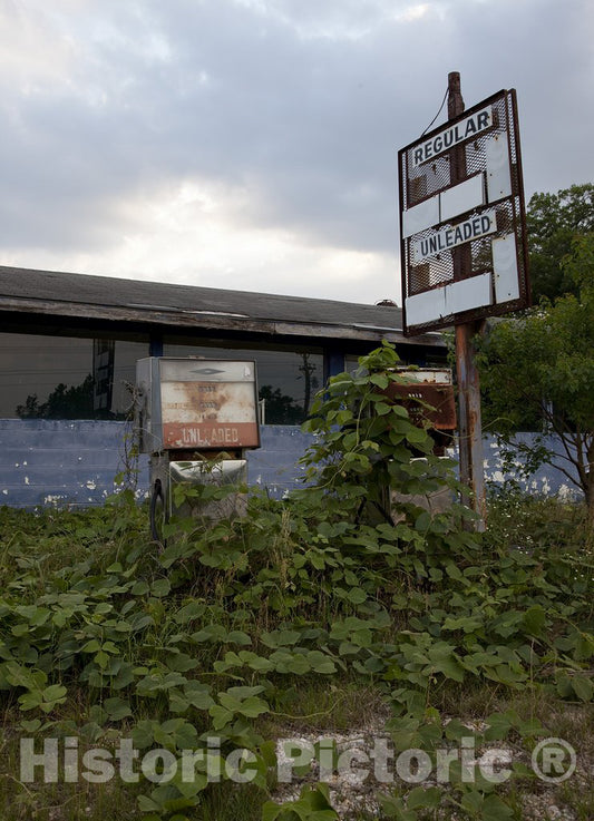Monroe County, AL Photo - Old Gas Station in Monroe County, Alabama