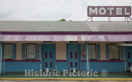 Sheffield, AL Photo - Colorful Hillcrest Motel in Sheffield, Alabama