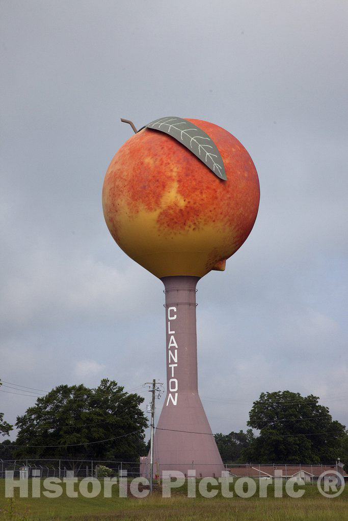 Clanton, AL Photo - Watertower Shaped Like a Peach, Clanton, Alabama