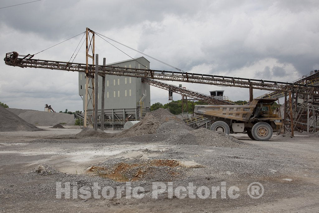 Tuscumbia, AL Photo - Vulcan Materials Company Limestone Quarry, Tuscumbia, Alabama