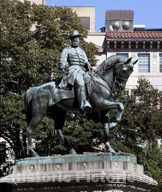 Washington, D.C. Photo - The James B. McPherson Memorial Statue, McPherson Square-