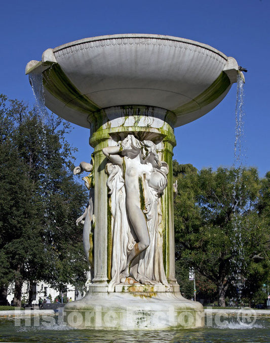 Washington, D.C. Photo - Fountain in Dupont Circle, NW, Washington, D.C.