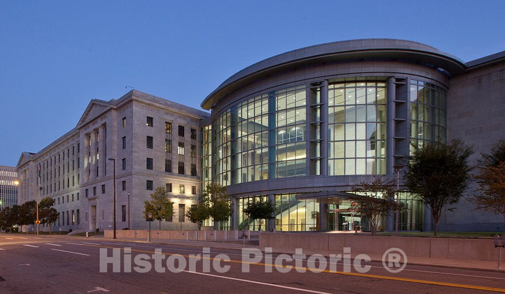 Photo - Exterior, Richard Sheppard Arnold U.S. Post Office and Courthouse is a Monument Five-Story Limestone Building in Little Rock, Arkansas- Fine Art Photo Reporduction
