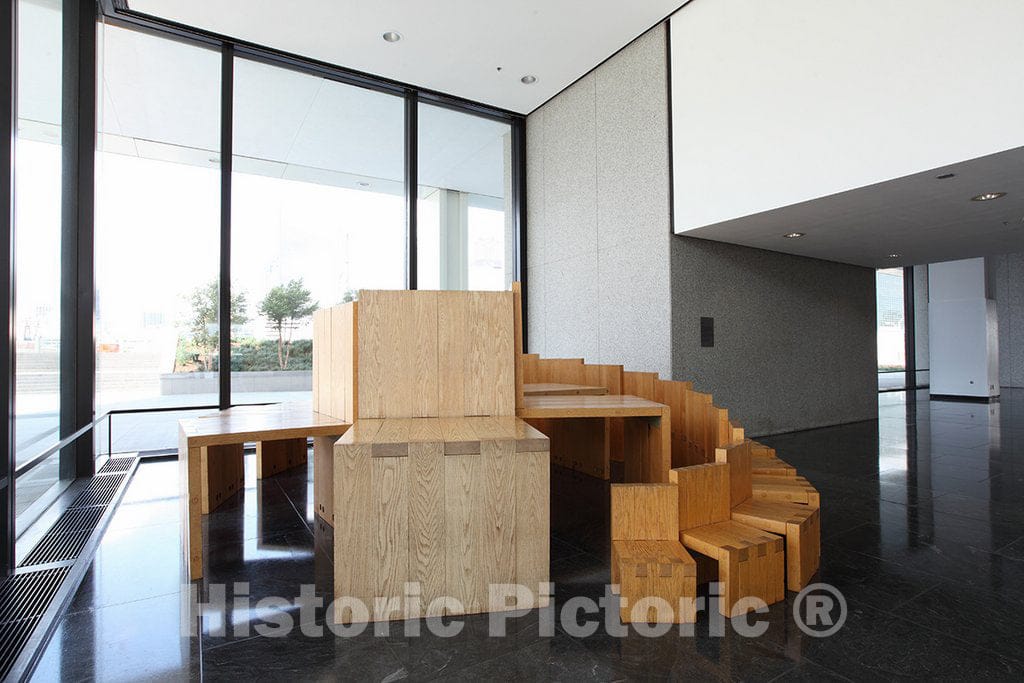 Atlanta, GA Photo - Sculpture Thronapolis at Russell Federal Building & U.S. Courthouse, Atlanta, Georgia