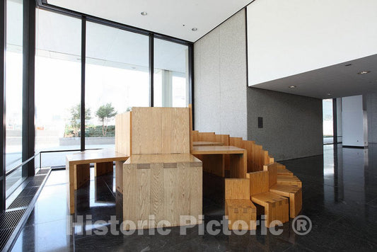 Atlanta, GA Photo - Sculpture Thronapolis at Russell Federal Building & U.S. Courthouse, Atlanta, Georgia