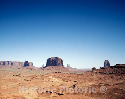 Monument Valley, AZ Photo - Monument Valley, Arizona