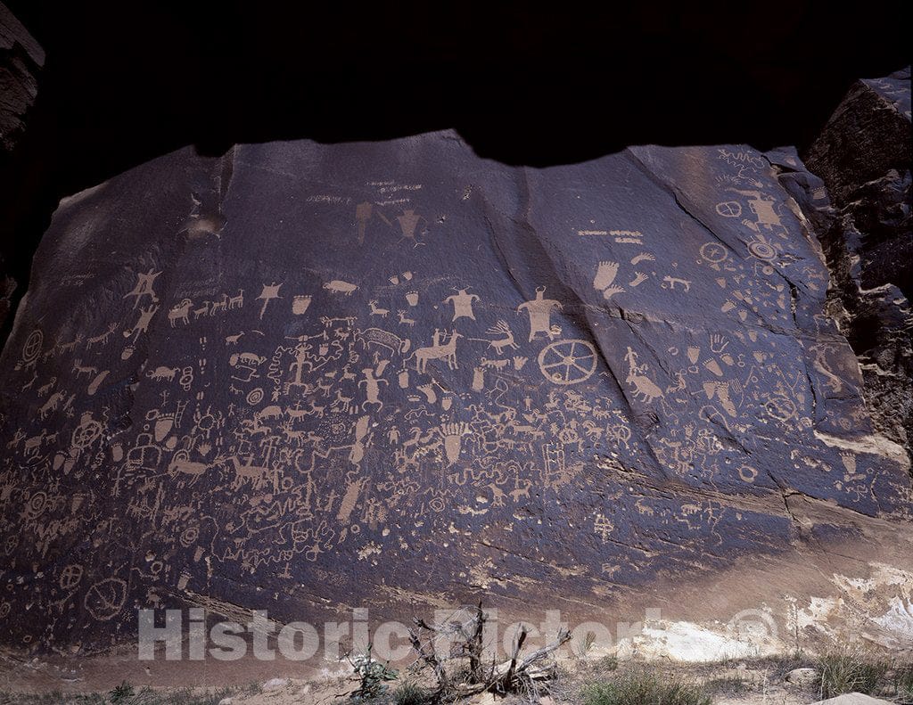 Utah Photo - Petroglyphs at Utah's Newspaper Rock