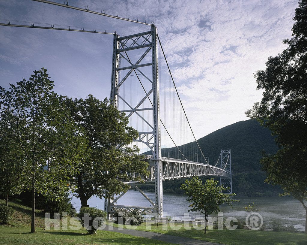 Appalachian Trail, NY Photo - Below Bear Mountain Bridge, Appalachian Trail, New York