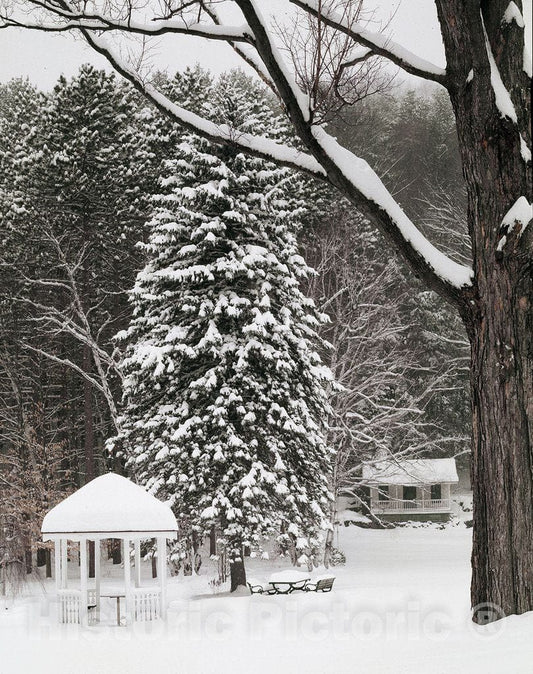 Woodstock, VT Photo - Snow Scene in a Park, Woodstock, Vermont