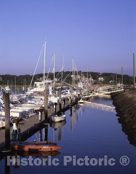 Wellfleet, MA Photo - Cape Cod Harbor, Wellfleet, Massachusetts